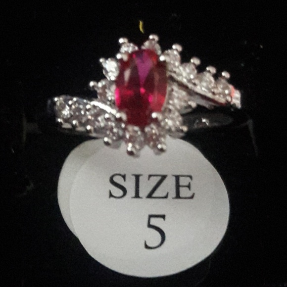 925 sterling silver ruby ring - Picture 2 of 5